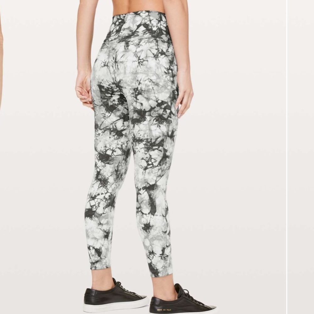 Lululemon Wunder Under Hi-Rise 7/8 Tight Dual Shibori Full-On Luxtreme 25" - Picture 2 of 9